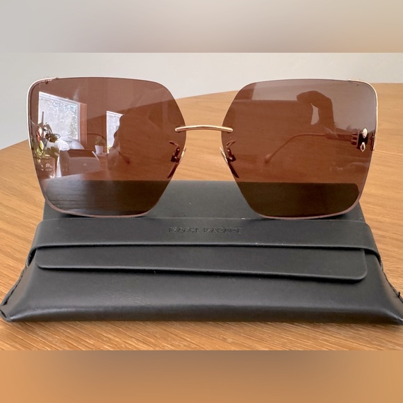 Oversized Sunglasses - Picture 1 of 4